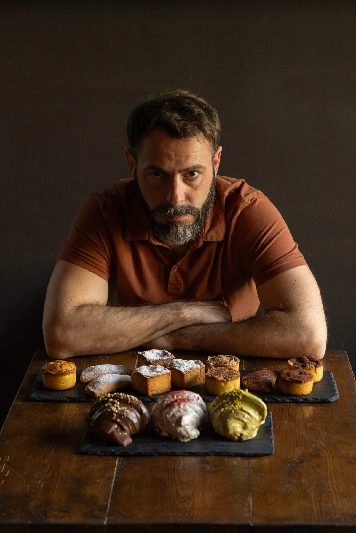 Alberto Banchini con dolci artigianali della tradizione Cittadella Parma